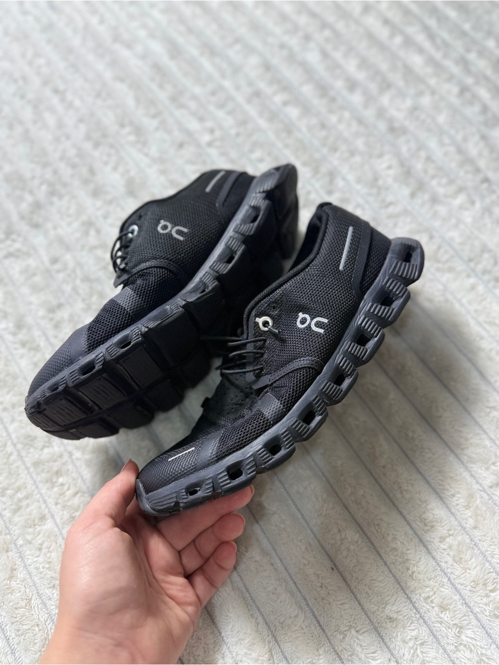 On Women’s Black Mesh Breathable Lace-Up Low Top Athletic Sneakers